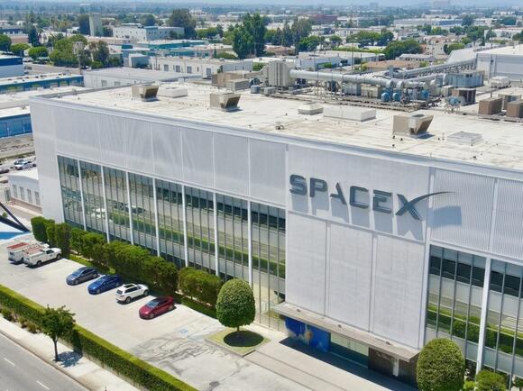 SpaceX targets Verizon and AT&T with its own cell phone carrier - NewsBreak