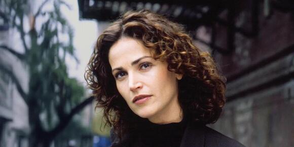 nypd-blue-star-kim-delaney-s-husband-detained-details-newsbreak
