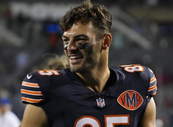 Cole Kmet Injury Update: Latest on the Bears TE's Status After Exiting Week  7 vs. Saints - NewsBreak