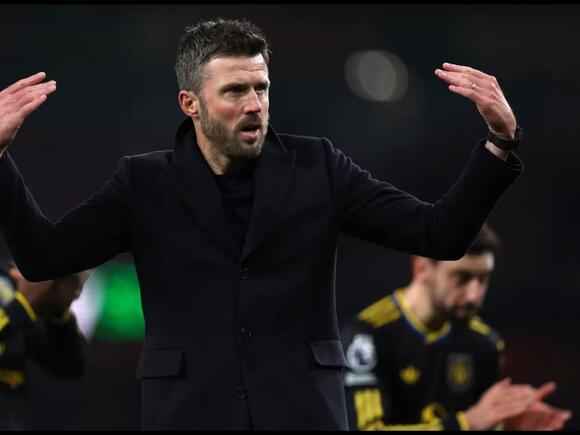 Neville slams ‘awful’ Man Utd star who left Carrick ‘fuming’ at half-time