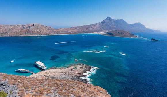 30 Famous Beaches Smaller Than The Photos Suggest - NewsBreak