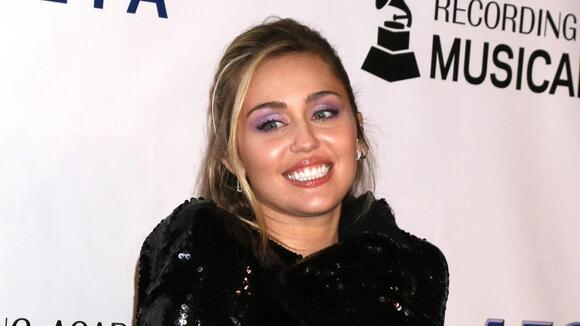 Miley Cyrus admits she has a phobia of paper, saying it makes her ‘want ...
