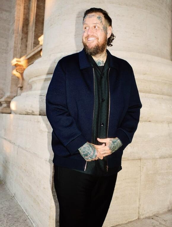 Jelly Roll Shows Off Dramatic Weight Loss in Louis Vuitton NewsBreak