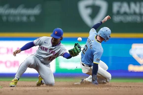image Francisco Lindor Explodes in Dugout After Shocking Error Costs Mets the Game