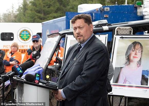 Last ditch' search for siblings, 6 and 4, who vanished five months ago...  as theories swirl - NewsBreak