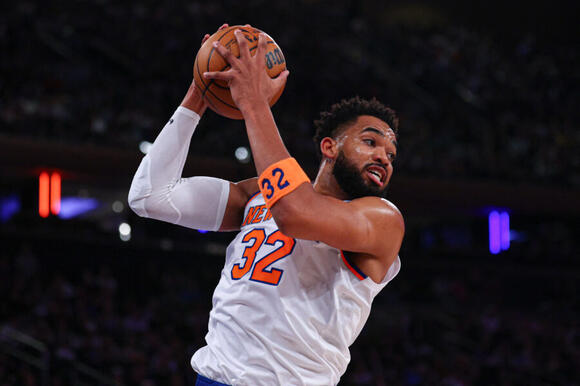 Atlantic Notes: Towns, Knicks, Kawhi, M. Robinson