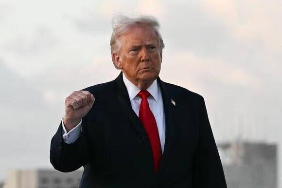 Trump posts 'blasphemous' AI photo depicting himself as Jesus after ...