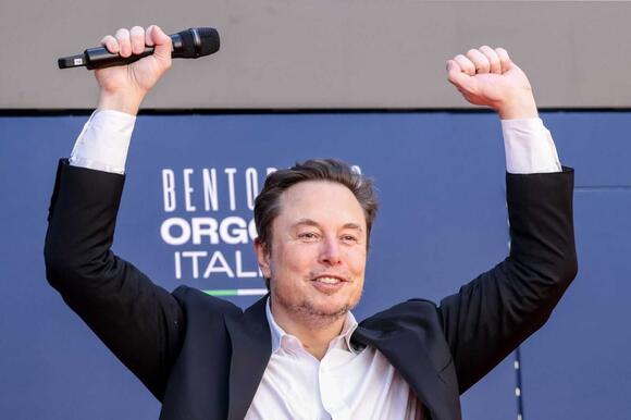 Elon Musk Pledged a SpaceX Share to Every Kid in America Next Year. Don't Fret the Dilution Risk.