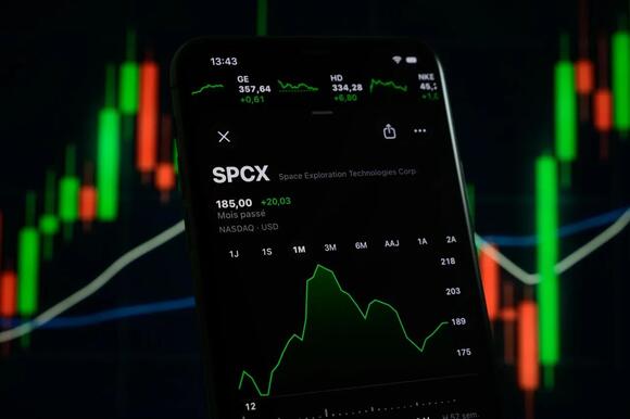 Nasdaq, S&P 500 Futures Climb After SpaceX's Blowout Quarter: SMCI, NFLX, GE Stocks In Focus