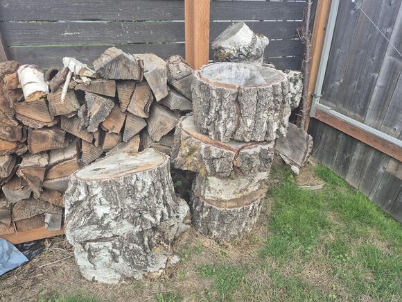 🎁 Salem Neighbors Sharing Freebies — Wood, Furniture & More - NewsBreak