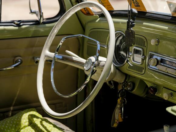 Drivers Are Being Urged to Remove Heavy Keychains to Prevent Ignition ...