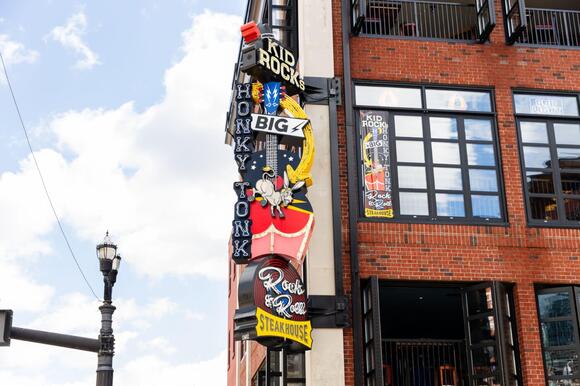 Kid Rock Responds After Reports Of His Nashville Bar Shutting Down ...
