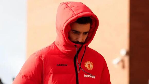 ‘Pure Football’ -- Michael Carrick Benches Bruno Fernandes With Scathing Revelation
