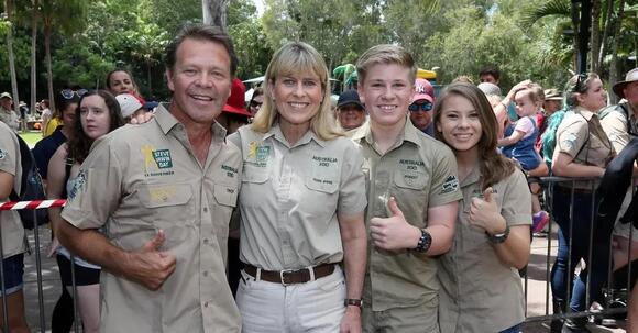 Bindi and Brother Robert Irwin's Bond: Inside the Celebrity Siblings ...