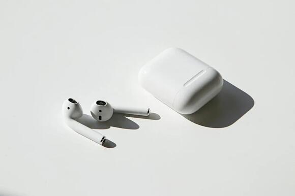 The Earbud Case Button Most People Have Never Pressed - NewsBreak