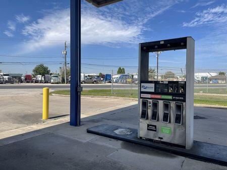 Trump's tax-exempt diesel draws skepticism from farmers, eludes others