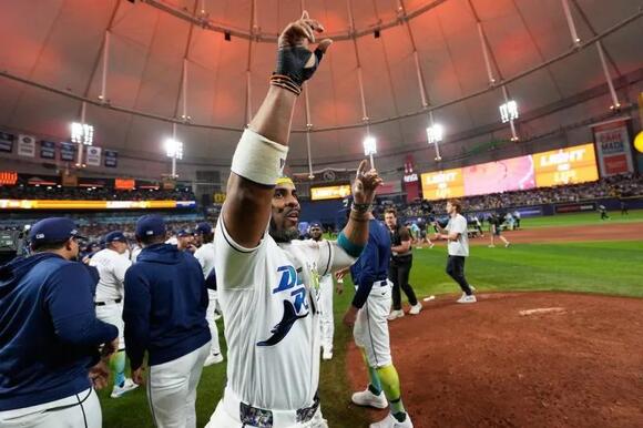 ‘Everybody was screaming! ' Energy is electric as Rays fans celebrate trip to World Series