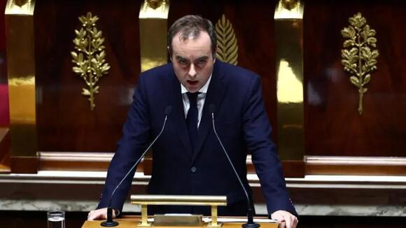 Moody’s keeps France’s credit rating but warns about ‘negative’ outlook ...