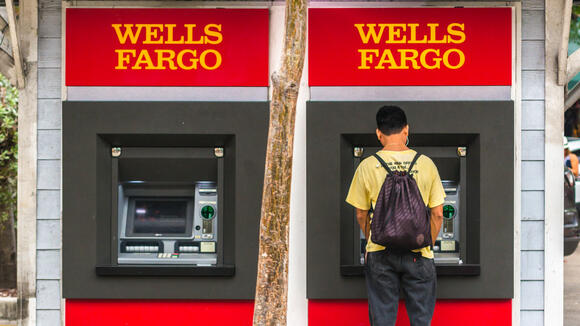 how-to-avoid-wells-fargo-s-monthly-service-fees-newsbreak