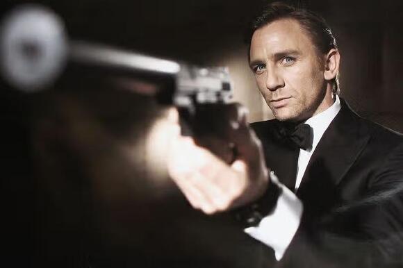 PR executive weighs in on if Idris Elba could ever be Bond -- despite his age