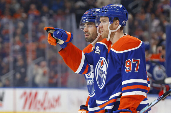 Leon Draisaitl praises Connor McDavid's evolution after Oilers star breaks Wayne Gretzky's record