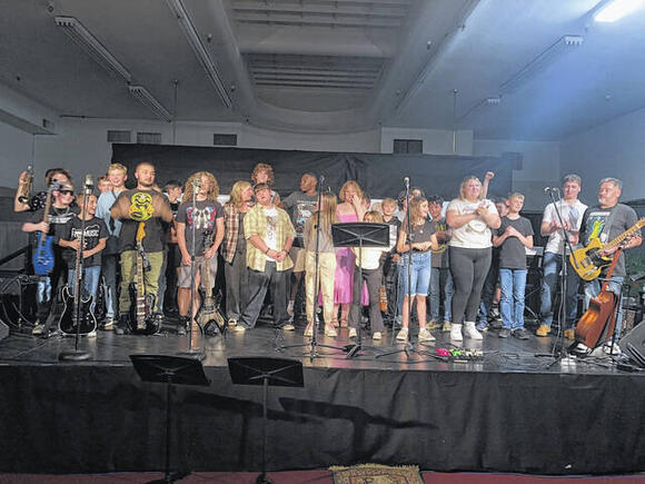 31 students perform ‘Fore Music’