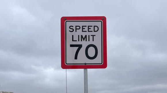 If You've Seen A Speed Limit Sign With A Red Border, Here's What It ...