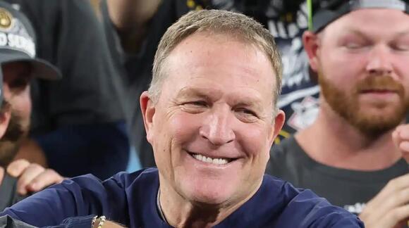 Meet Pat Murphy's Family: Brewers Manager's Ex-Wives, Young Sons, & Family