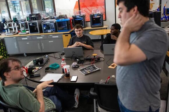 Inside Lone Star College’s free innovation lab, where anyone can ‘play ...