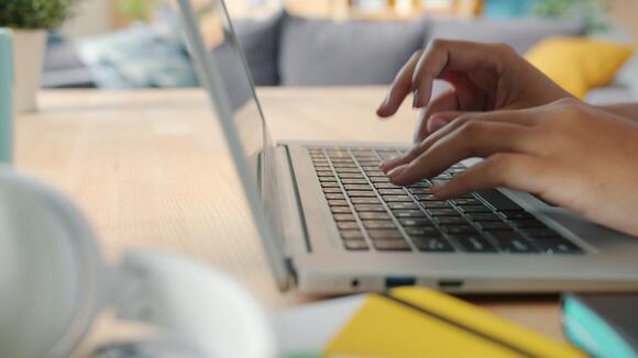 10 dead giveaways students are using AI to cheat - NewsBreak
