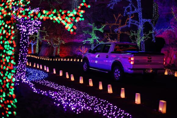 Drive Through 7 Million Chrismtas Lights Underground in Kentucky ...