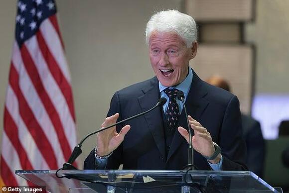 Bill Clinton makes rare public in Florida for Democrats’ final election sprint