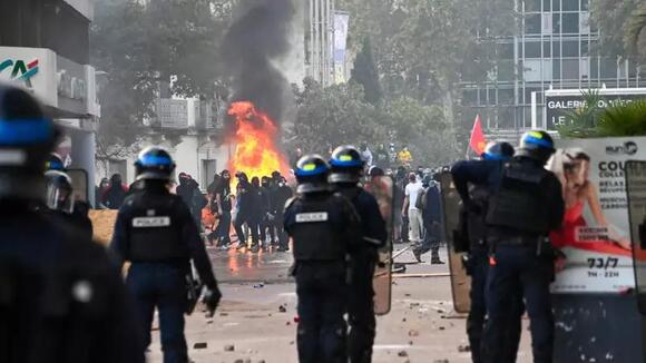 Authorities in Lyon and Marseille ban all protests Saturday