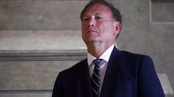 Trump judge gunning for Samuel Alito’s seat with ‘absurd’ rulings ...