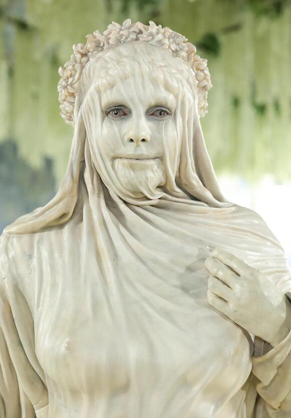 Who Was Behind the Met Gala 2026 Statue Look? Stunning Blonde Model ...