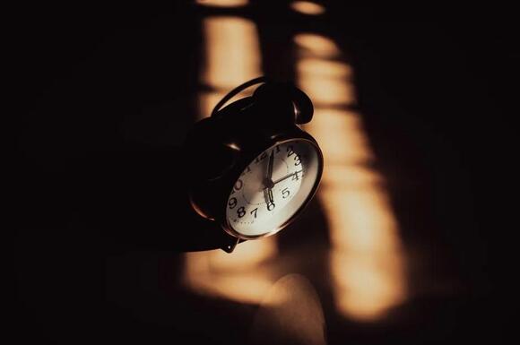 Why Your Body Temperature Actually Rises Right Before You Wake Up ...