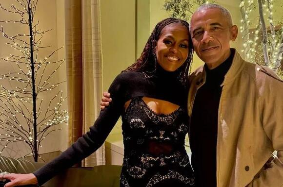 Michelle Obama stuns in lace dress as she and Barack share holiday wishes  on Instagram - NewsBreak