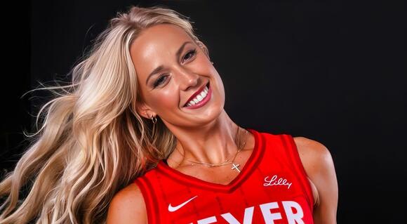 VIDEO: “Luckiest Cameraman Alive” Got A Face Full Of Sophie Cunningham's Booty After She Sat On His Face During Game - NewsBreak