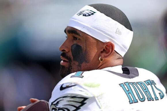 ‘Bottom-5 QB in the League’ — NFL Fans Mock Jalen Hurts After Eagles ...