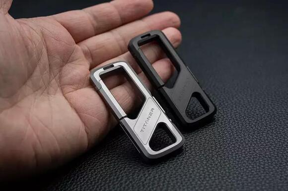 Mag-locking carabiner keychains boast three levels of security - NewsBreak