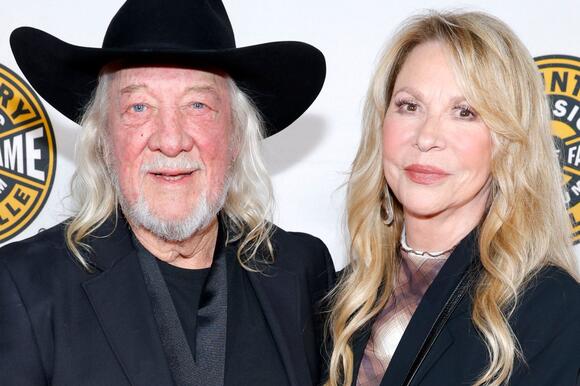 Meet John Anderson's Wife + Kids: Everything We Know