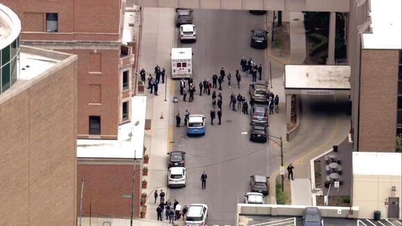 1 officer killed, 1 in critical condition after shooting in Chicago ...
