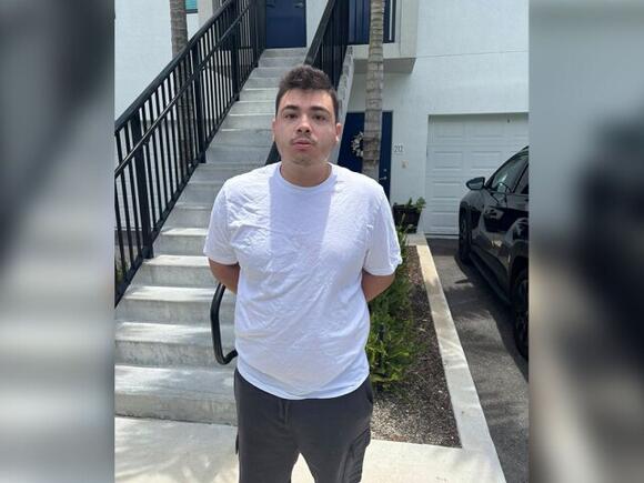 Suspect arrested for breaking into Hobe Sound restaurant to charge car ...