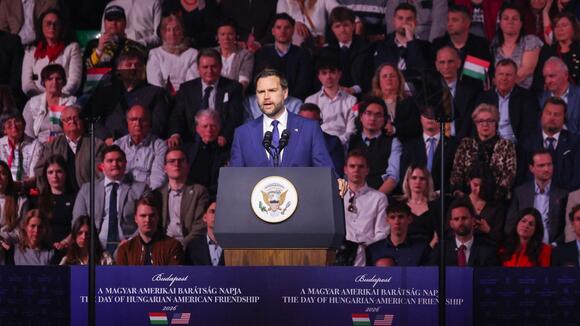 Vice President J.D. Vance mocks protester demanding Epstein files, says ...
