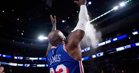 LeBron James declines a lengthy exchange after Trump's attack