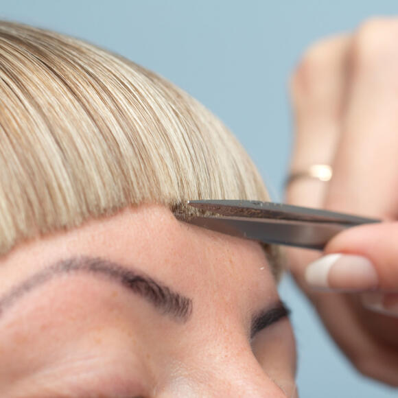 Pro Hairstylists Reveal 5 'Unflattering' And Boring Haircuts To Avoid
