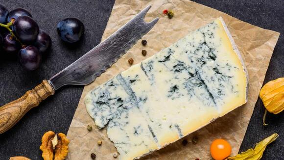 15 Popular Cheeses Ranked From Most to Least Fat Content - NewsBreak