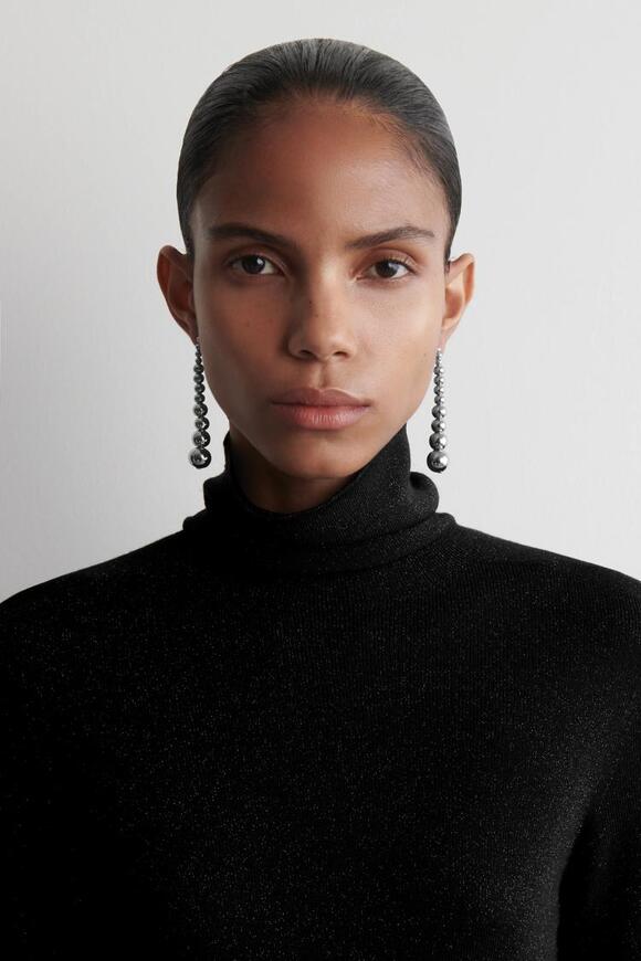 How Cos became one of the hottest fashion brands in the world - NewsBreak