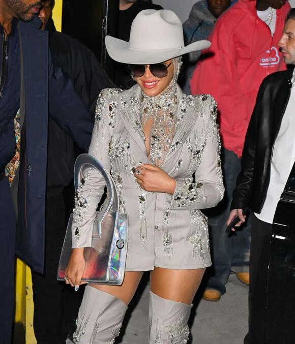 The Haves & I Think TF Not: Right Winger John Schneider Slammed For Comparing Beyoncé To 'Dog' Urinating On Country Music, BeyHive Swarms Unserious Saltine