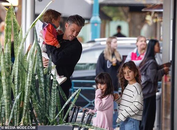 The Bachelor's Sam Wood is every inch the doting father as he juggles his  three young daughters - NewsBreak